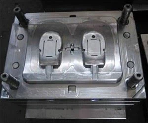 Stampo ad iniezione di guscio di topo